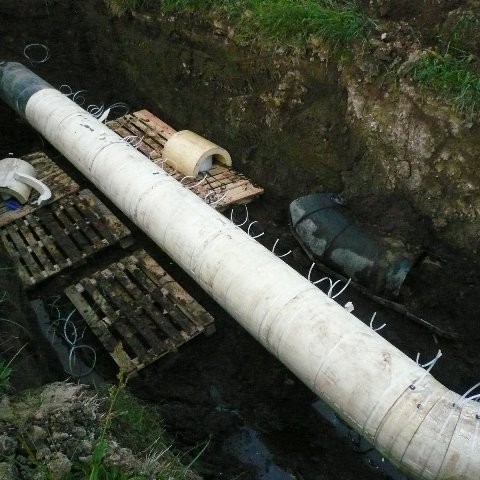 Búið að sníða nýja einangrun utan um stál á stofnæð til Húsavíkur